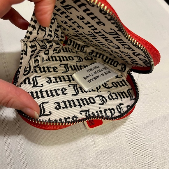 NWT Juicy Couture Luxe Links Heart Wristlet - Picture 3 of 4